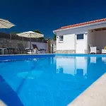 Vilă Adria-holiday House With A Private Pool In Krk Kornić